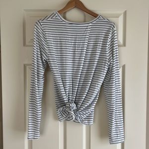 Old Navy active long sleeve back tie M